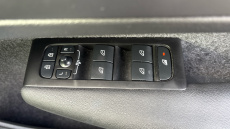 Volvo Xc40 2.0 B4P Momentum 5dr Auto [7 speed] Petrol Estate